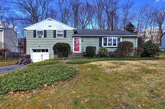 218 Woods End, Fairfield, CT 06824