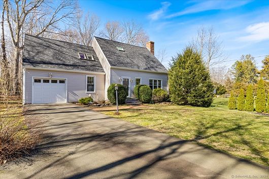 43 Bunker Hill, Guilford, CT 06437