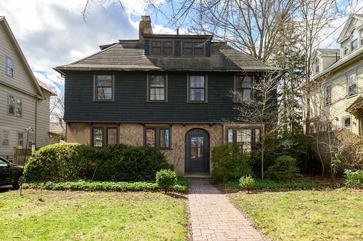 216 Edwards, New Haven, CT 06511
