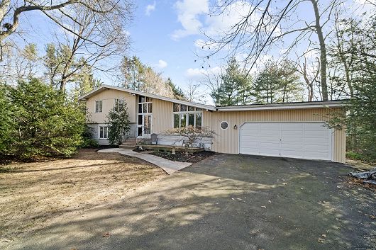 16 Roger, North Haven, CT 06473
