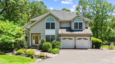 17 Raven Crest Dr, Bethel, CT 06801 United States