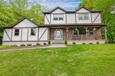 40 Spring Hill Ln, Bethel, CT 06801 United States
