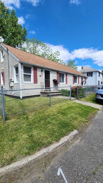 40-42 Wake St, Bridgeport, CT 06610 United States
