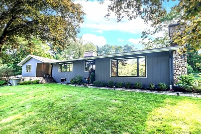 10 Fernbrook Dr, Brookfield, CT 06804 United States