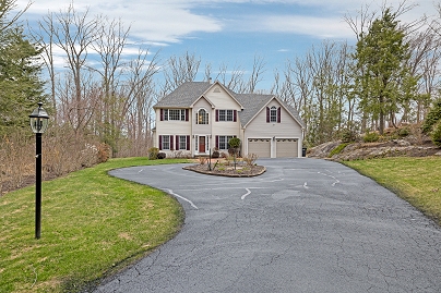 33 Deer Run Rd, Brookfield, CT 06804 United States