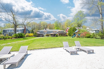 70 N Lake Shore Dr, Brookfield, CT 06804 United States