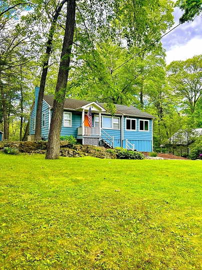 18 Paul St, Danbury, CT 06810 United States