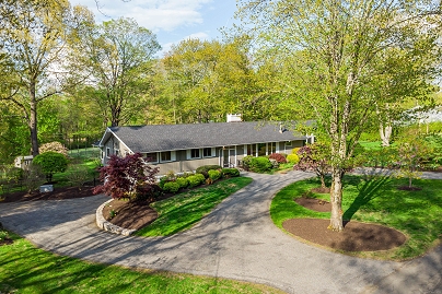 7 Maplecrest Dr, Danbury, CT 06811 United States