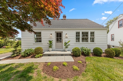 105 Blake Dr, Fairfield, CT 06824 United States