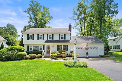 129 Brookmere Dr, Fairfield, CT 06824 United States
