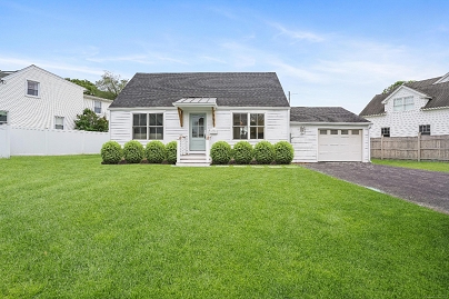 481 Riverside Dr, Fairfield, CT 06824 United States