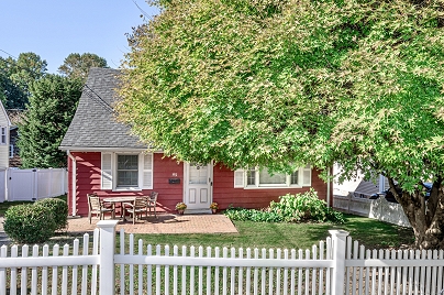 65 Rena Pl, Fairfield, CT 06825 United States