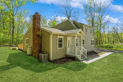 13 Jeanette St, Monroe, CT 06468 United States