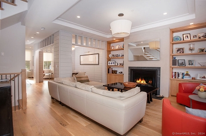 42 Forest St Unit Apt 3, New Canaan, CT 06840 United States