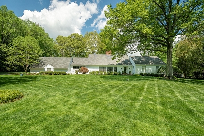 93 Adams Ln, New Canaan, CT 06840 United States