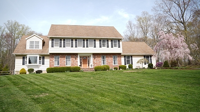 4 Walnut Ridge Rd, New Fairfield, CT 06812 United States
