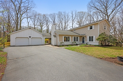 6 High View Ter, New Fairfield, CT 06812 United States