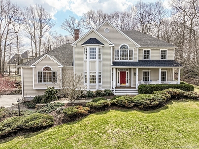 12 Canterbury Ln, Newtown, CT 06482 United States