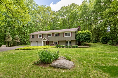 4 Leopard Dr, Newtown, CT 06482 United States
