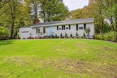 14 Arnold Ln, Norwalk, CT 06853 United States