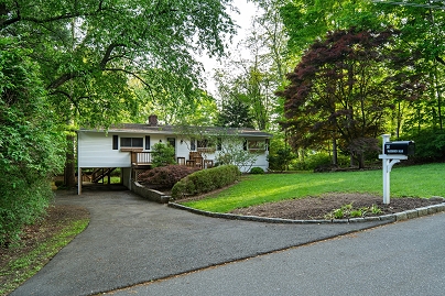16 Wakerobin Rd, Norwalk, CT 06851 United States