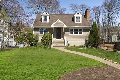 27 Deepwood Ln, Norwalk, CT 06854 United States