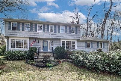 12 Winding Brook Ln, Redding, CT 06896 United States