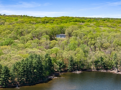 24 Newtown Tpke, Redding, CT 06896 United States