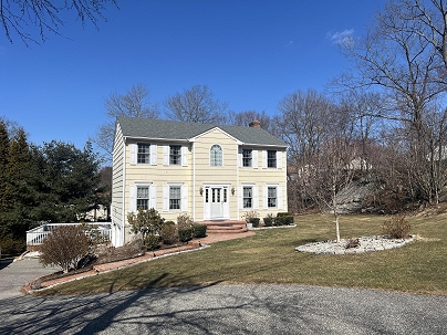7 Stonegate Ln, Shelton, CT 06484 United States