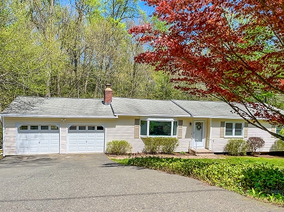 82 Village Dr, Shelton, CT 06484 United States