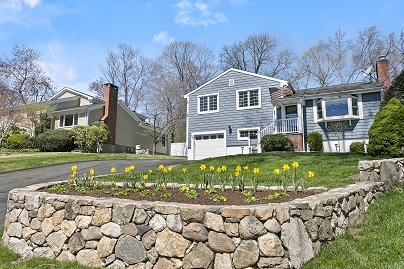 129 Gaymoor Dr, Stamford, CT 06907 United States