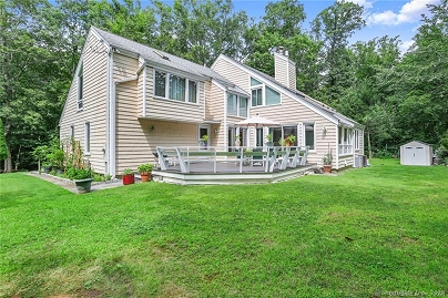 19 Northwood Ln, Stamford, CT 06903 United States
