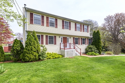 117 Middlebrooks Ave, Trumbull, CT 06611 United States