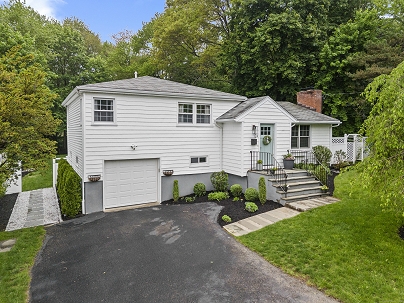 124 Killian Ave, Trumbull, CT 06611 United States