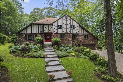 19 Pumpkin Hill Rd, Trumbull, CT 06611 United States