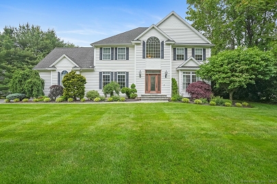 19 Twitchgrass Rd, Trumbull, CT 06611 United States