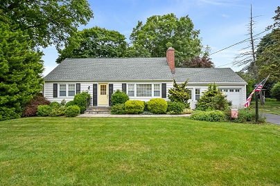 32 Sunrise Ave, Trumbull, CT 06611 United States