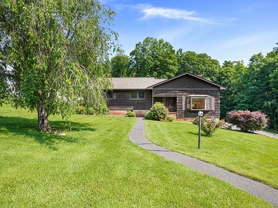 39 Harned Pl, Trumbull, CT 06611 United States
