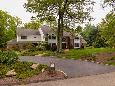48 Cherry Gate Ln, Trumbull, CT 06611 United States