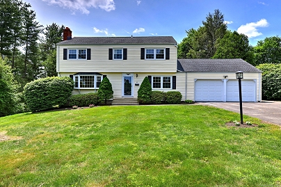 64 Regina St, Trumbull, CT 06611 United States