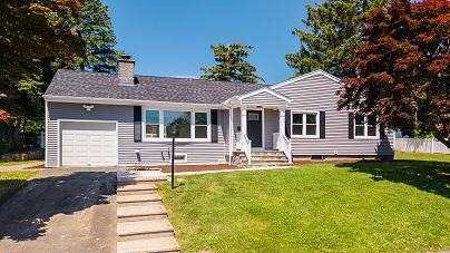 7 Locust St, Trumbull, CT 06611 United States