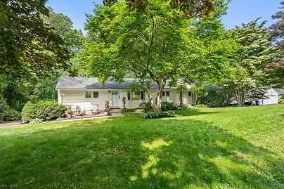 75 Skyview Dr, Trumbull, CT 06611 United States