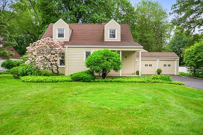 8 Bailey St, Trumbull, CT 06611 United States
