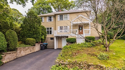 8 Caroline St, Trumbull, CT 06611 United States