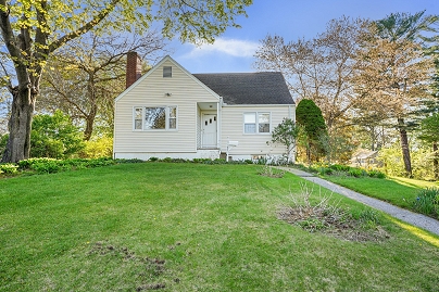 83 Guilford Dr, Trumbull, CT 06611 United States