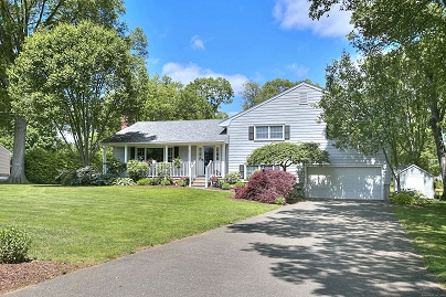 85 Oakridge Rd, Trumbull, CT 06611 United States