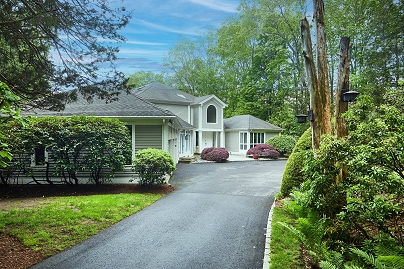 15 Arrowhead Way, Weston, CT 06883 United States