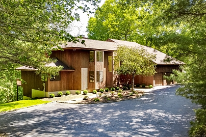 17 Walker Ln, Weston, CT 06883 United States