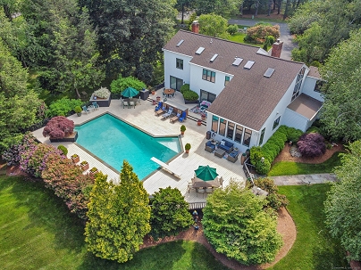 8 Hedgerow Cmn, Weston, CT 06883 United States