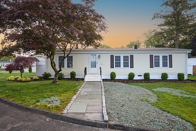10 Crescent Park Rd, Westport, CT 06880 United States